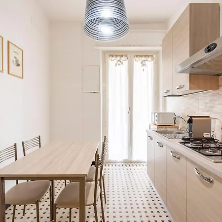 Apartment Joivy Cute Flat With Terrace Genoa