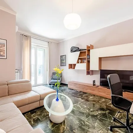 Joivy Cute Flat With Terrace Appartement Gênes